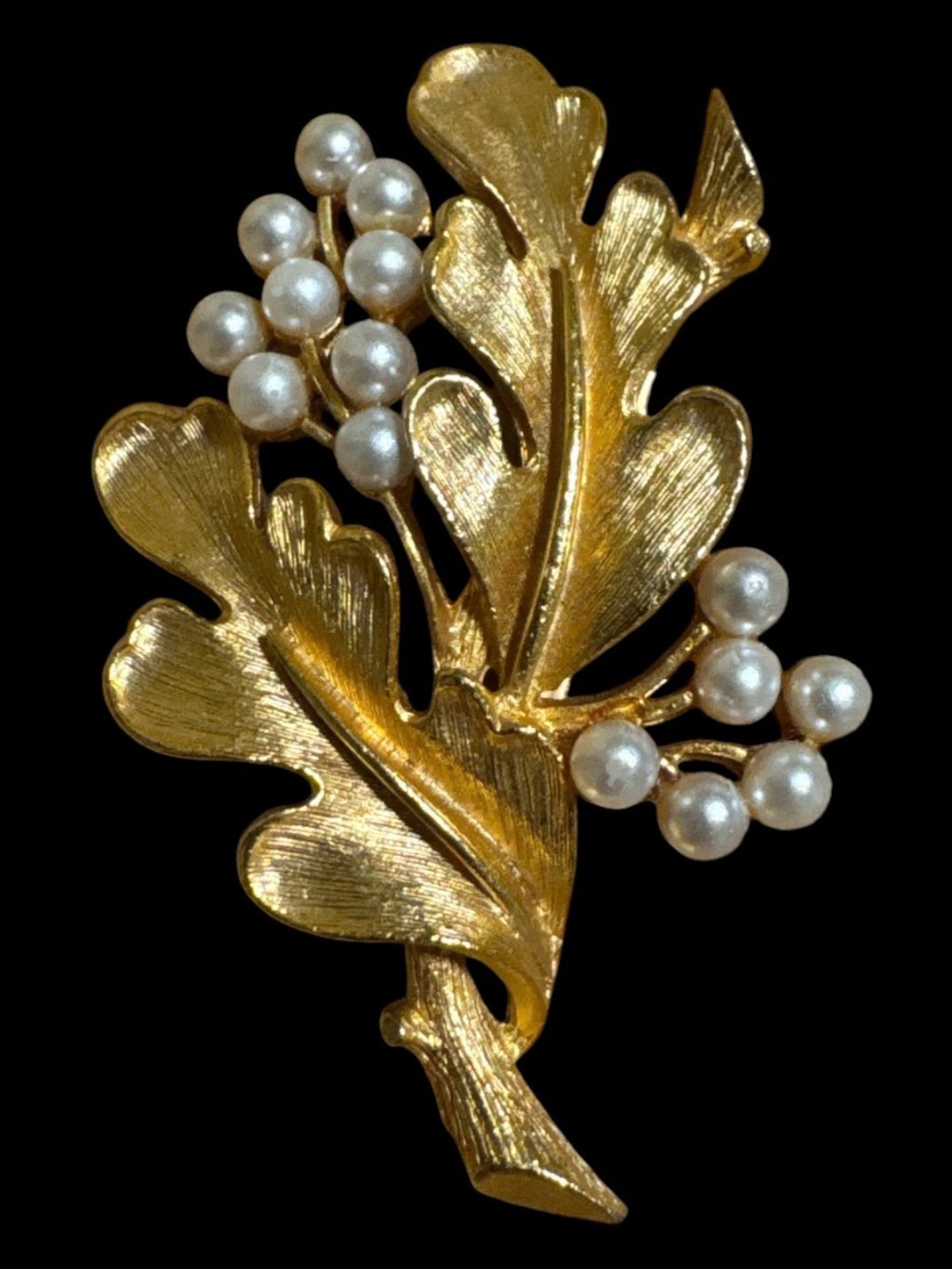 Vintage Women’s Gold Leaf and Pearl Accent Brooch Working Used